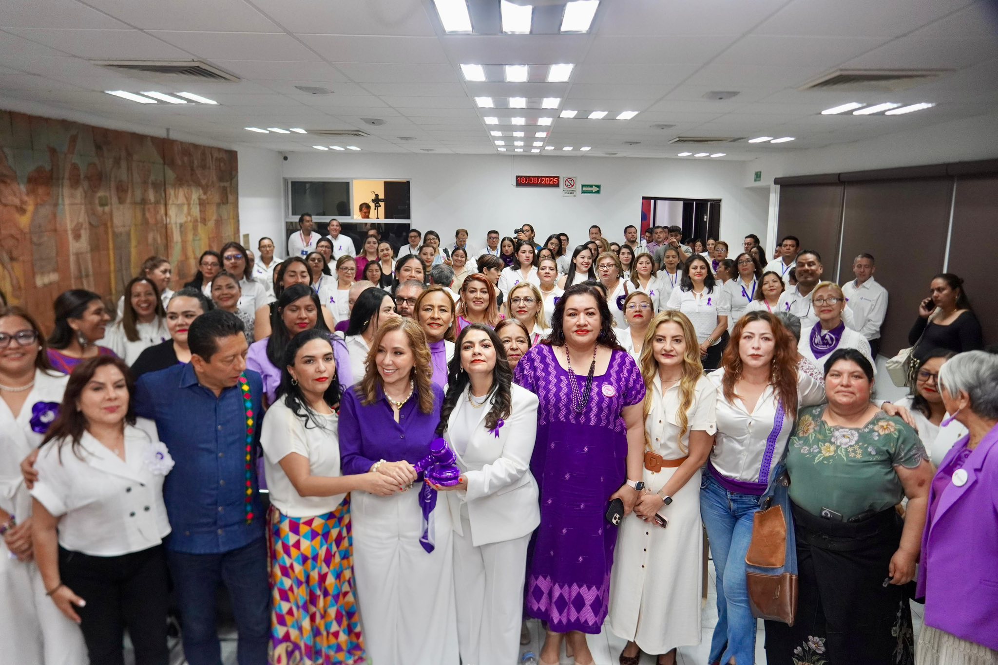 Titular de SEMUIGEN asiste a la ceremonia de inicio de actividades del Mazo Morado