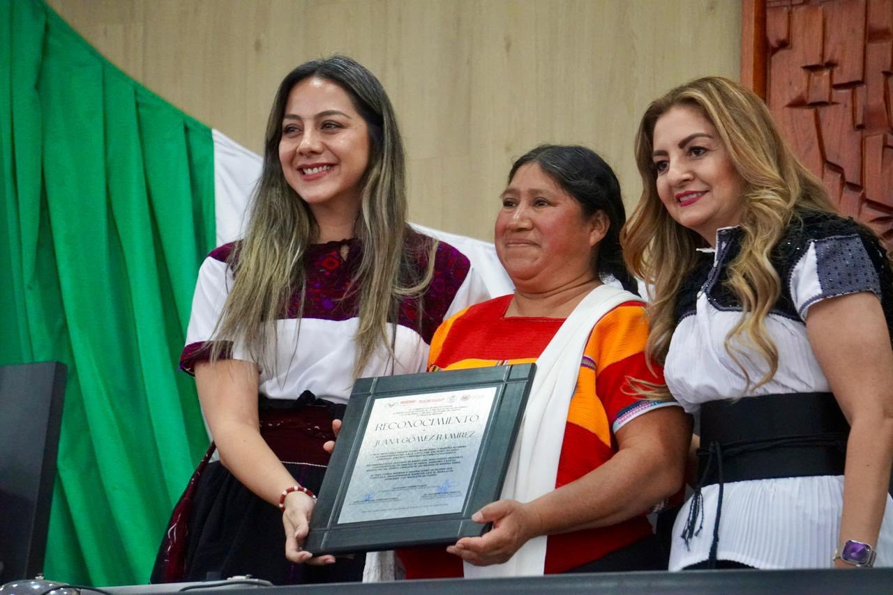 Se lleva a cabo la entrega del Premio Estatal "Juana Gómez Ramírez" a la Mujer Rural Transformadora 2025