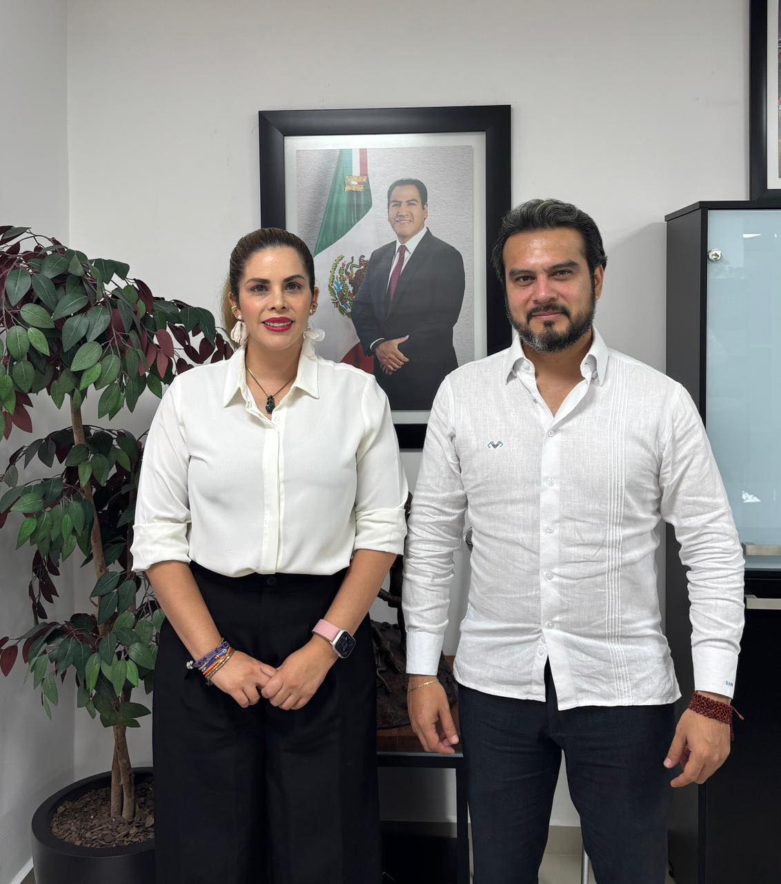 Titular de SEMUIGEN sostiene reunión de trabajo con el Secretario de Educación, con el propósito de avanzar en una agenda a favor de las mujeres, niñas y adolescentes.