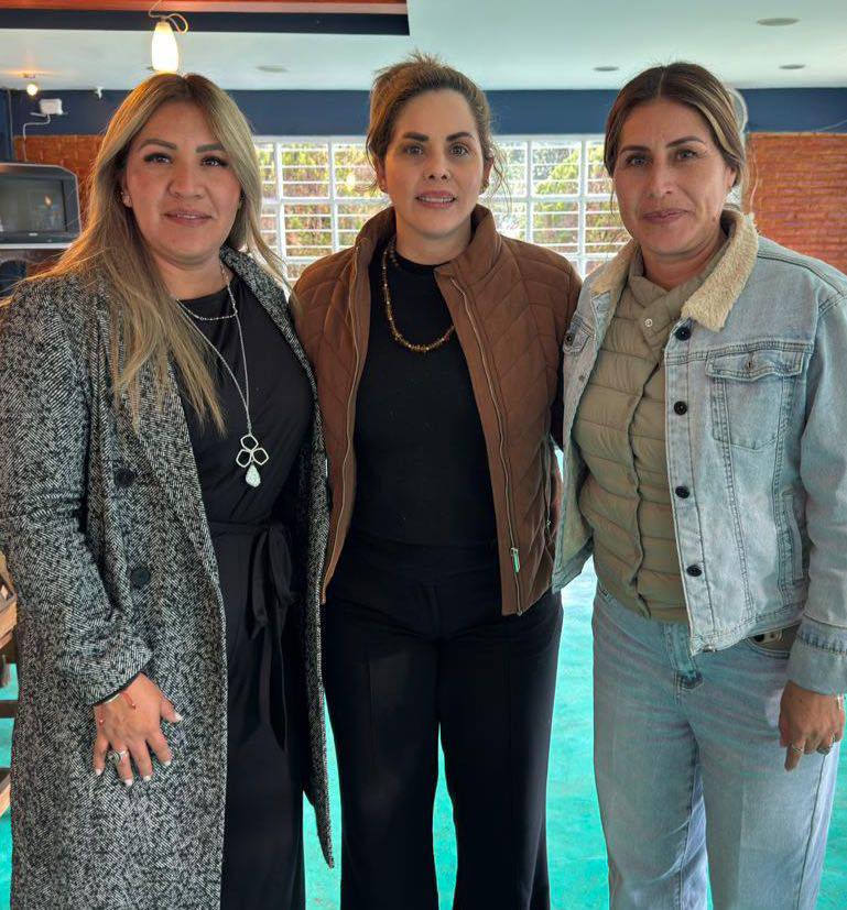Reunión con la presidenta y la directora del DIF de Teopisca, con el objetivo de sumar acciones para la prevención y atención de los embarazos forzados en niñas y adolescentes.