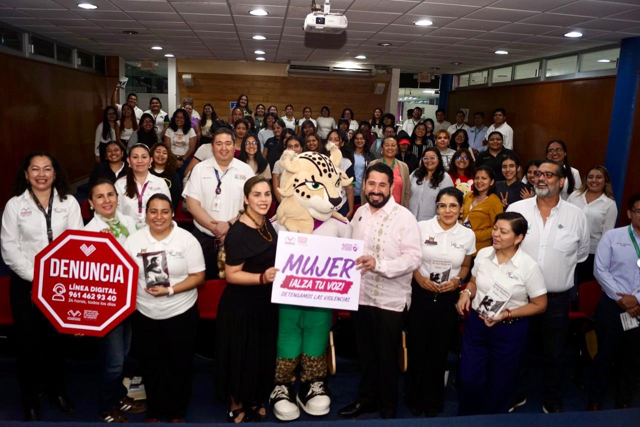 Campaña “Mujer, ¡alza tu voz!” en la Universidad Politécnica de Tapachula.