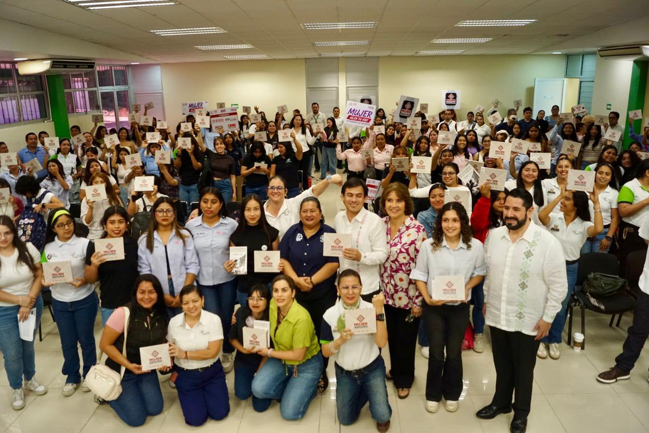 Entrega de relojes “Mujer Segura: Presiona, activa y alerta”, a estudiantes del Tecnológico Nacional de México y la Universidad Politécnica de Tapachula.