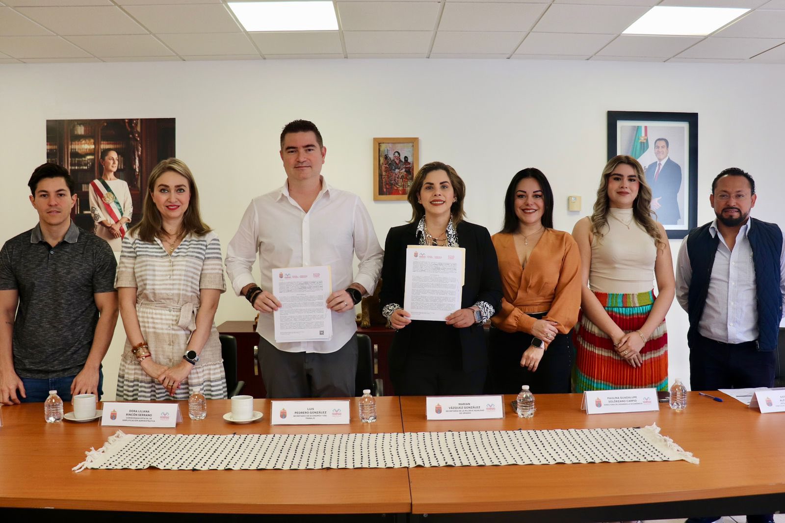 Firma del Convenio de Colaboración entre la Secretaría de la Mujer e Igualdad de Género y la Secretaría de Economía y del Trabajo.